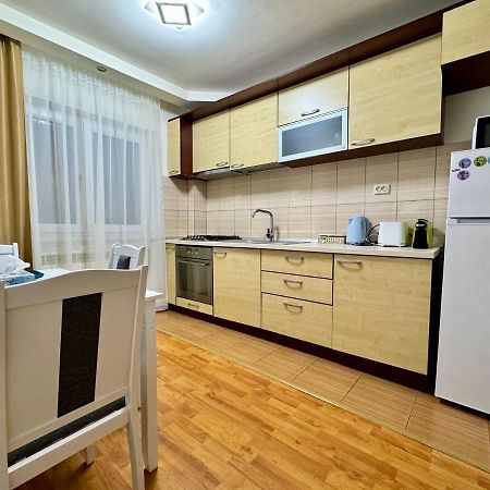 Ferienwohnung Altheda Living Eroilor 116-A4 Suceava Exterior foto