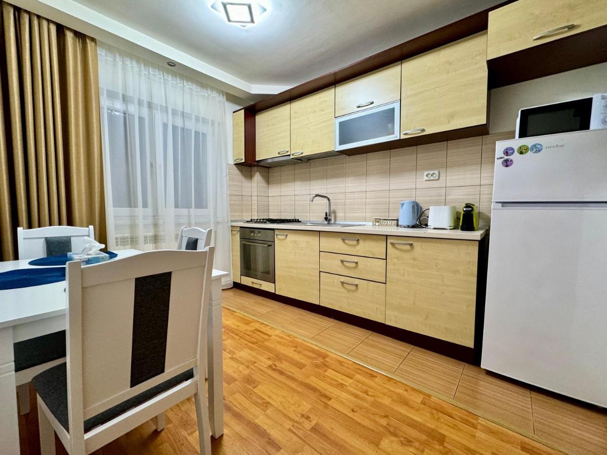 Ferienwohnung Altheda Living Eroilor 116-A4 Suceava Exterior foto